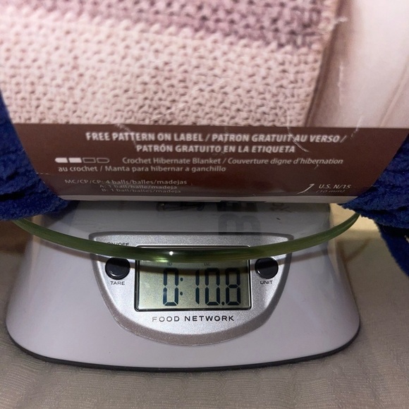 2 Skeins Bernat Blanket Super Bulky Wt Yarn Color Twilight Dye Lot 2023-12-67 - Picture 10 of 10